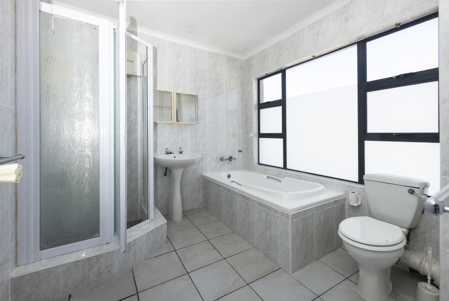 4 Bedroom Property for Sale in Royal Alfred Marina Eastern Cape